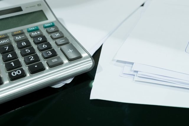 Економічні та соціальні важелі протидії відпливу працездатного населення за кордон (реферат)