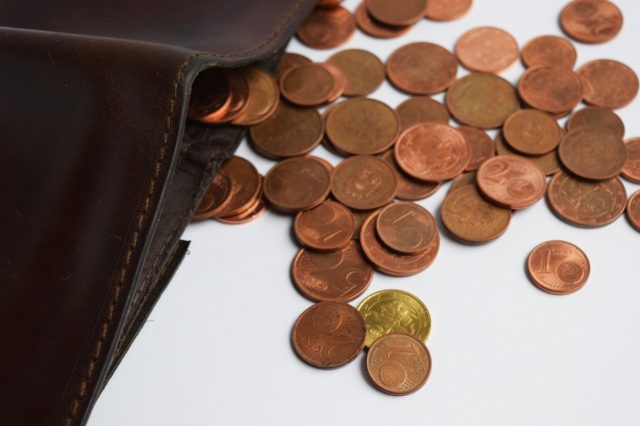 Аналіз обсягів та структури торговельно-посередницької діяльності на споживчому ринку України (реферат)