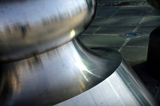 Осесиметрично навантажені оболонки обертання (реферат)