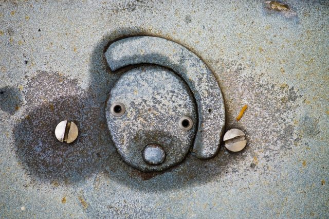 Приклад визначення напруги й прогину круглої пластини з радіальними ребрами (реферат)