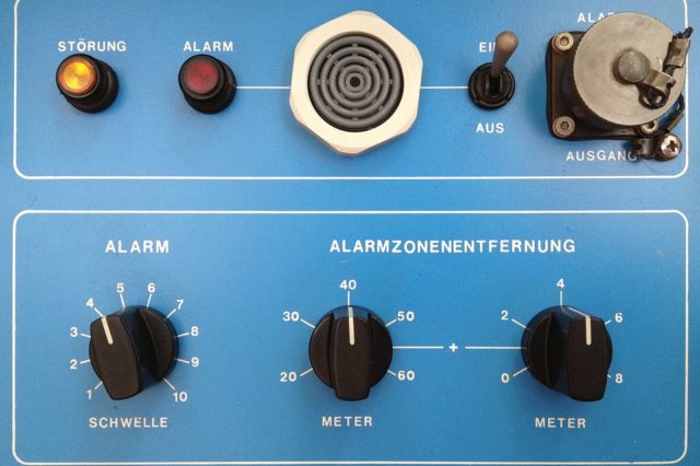 Моментна теорія осесиметричних оболонок обертання. Рівняння моментної теорії (реферат)