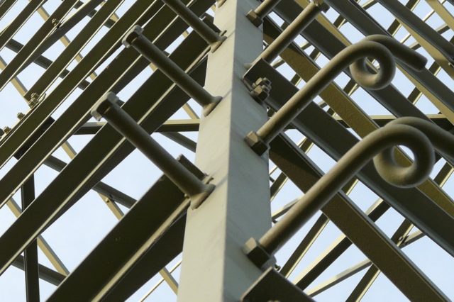 Рівняння стиснутого крутіння. Обчислення секторіальних характеристик (реферат)