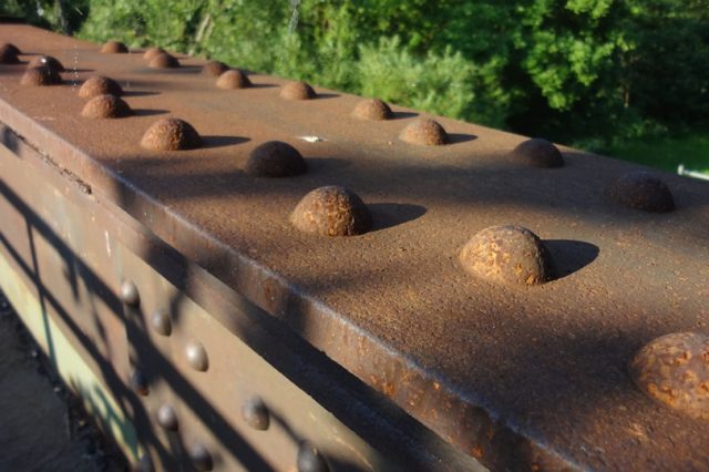 Рішення осесиметричних задач. Розрахунок пластин з комбінованим контуром (реферат)