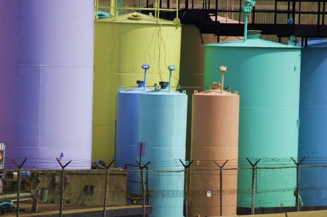 Розрахунок стінок циліндричного резервуара. Якісна характеристика напруженого стану відкритих і замкнутих циліндричних оболонок (реферат)