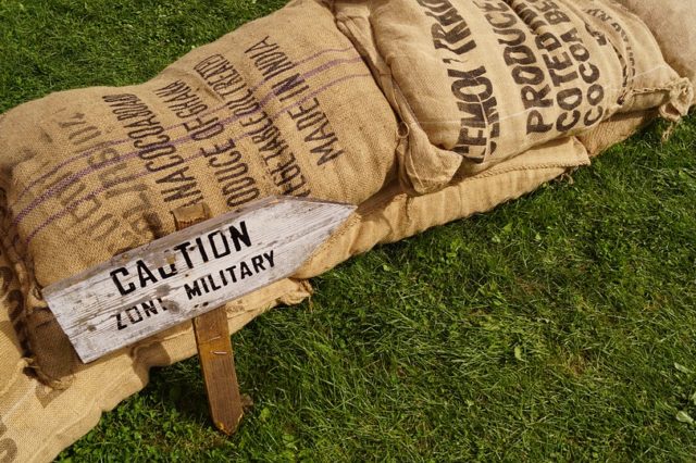 Презентація. Основні види інженерних загороджень (реферат)