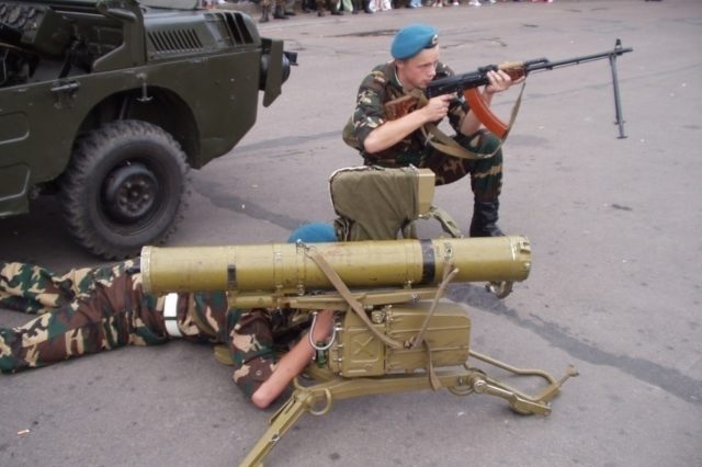 Презентація. Стрілецька зброя та поводження з нею. Заходи безпеки при проведенні стрільб із стрілецької зброї (реферат)